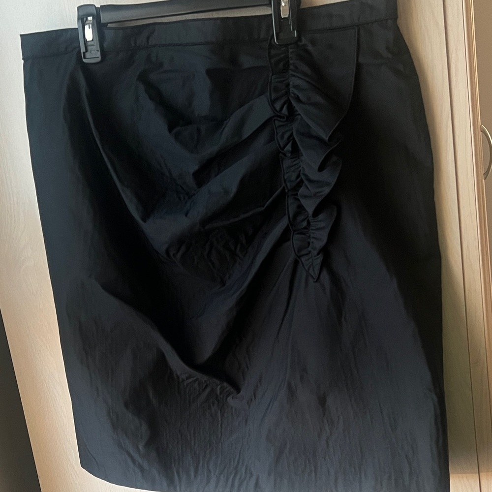 Elegant MOSCHINO Black Ruched Women's Skirt